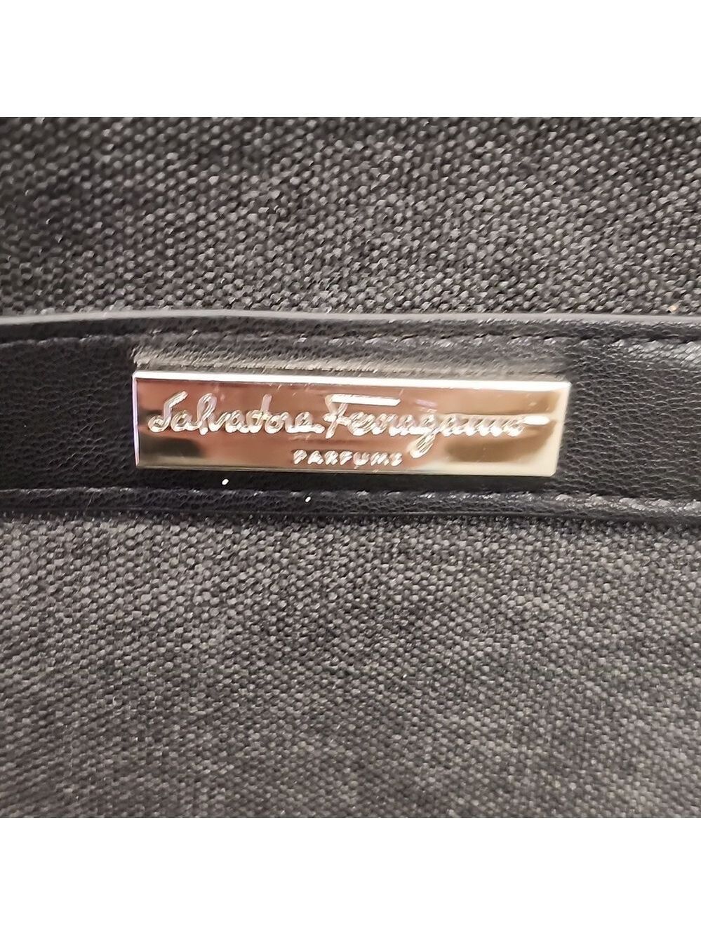 Salvatore Ferabamo parfums cosmetic bag - Picture 2 of 5